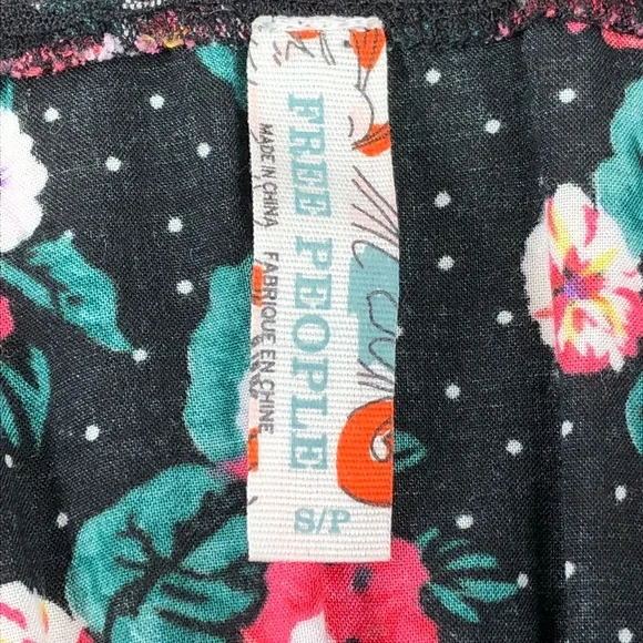 FREE PEOPLE | Black , boho,Floral,Lace, Peplum Top, sz small - Picture 5 of 5